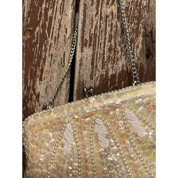 White Pearl/Sequence Purse Bag Chain Kiss Lock Handle Debbie 7" x 6” Evening - Picture 4 of 8